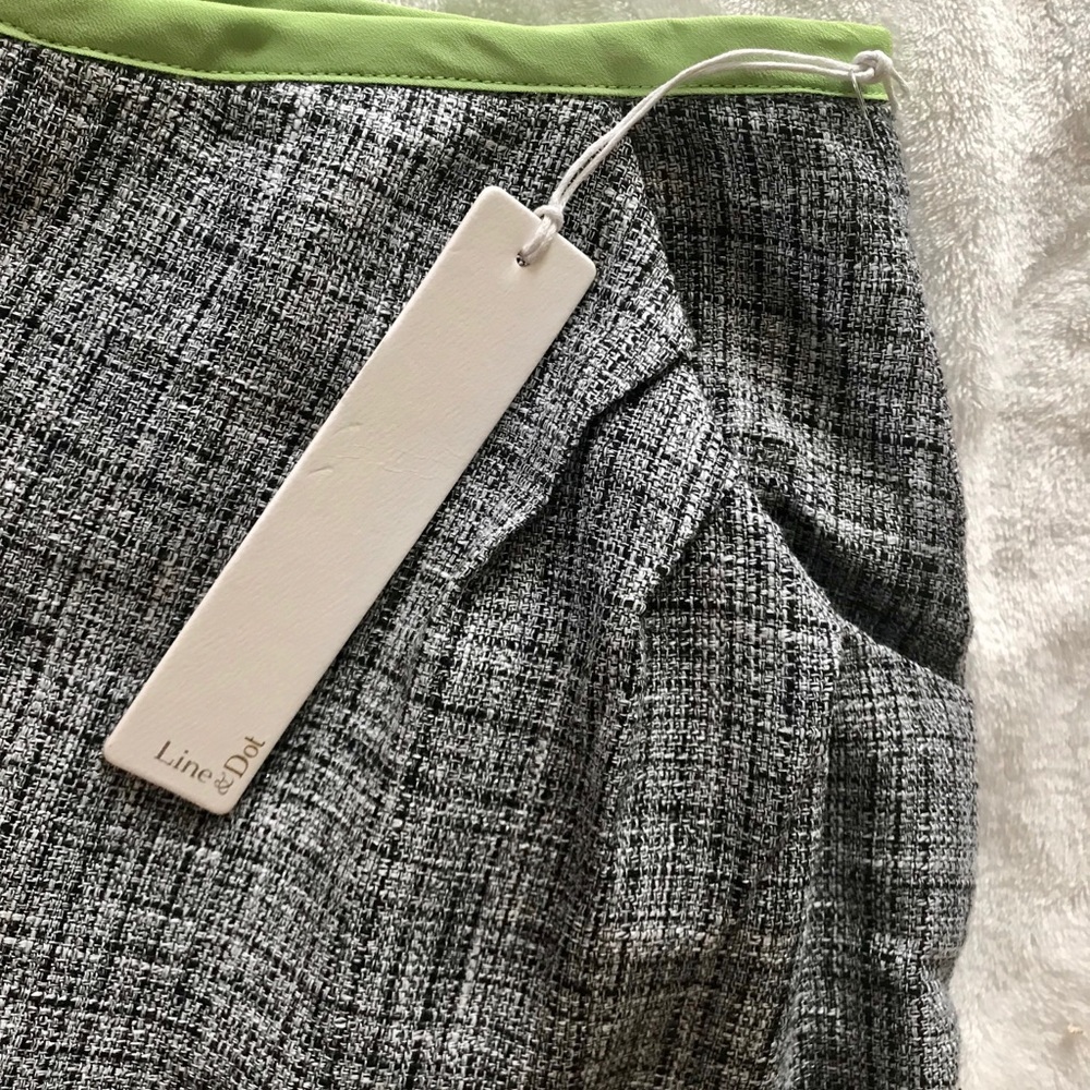 Line & Dot Tweed Skort